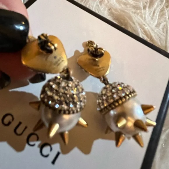 💯 Authentic GUCCI Strawberry Faux Pearl and Crystal Studded Earrings.🍓 - Picture 5 of 5
